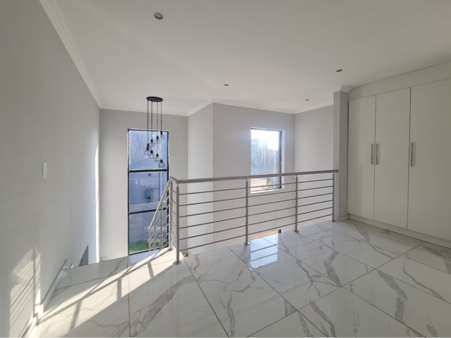 To Let 4 Bedroom Property for Rent in Melodie North West